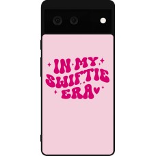 Google Pixel 6 Case Hülle - Silikon schwarz Taylor Swift In My Swiftie Era - Pink