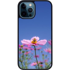iPhone 12 / 12 Pro Case Hülle - Silikon schwarz Bee on a flower Spring 2026