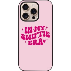 iPhone 16 Pro Case Hülle - Taylor Swift In My Swiftie Era - Pink