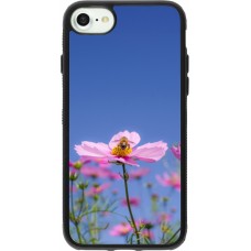 iPhone 7 / 8 / SE (2020, 2022) Case Hülle - Silikon schwarz Bee on a flower 2026