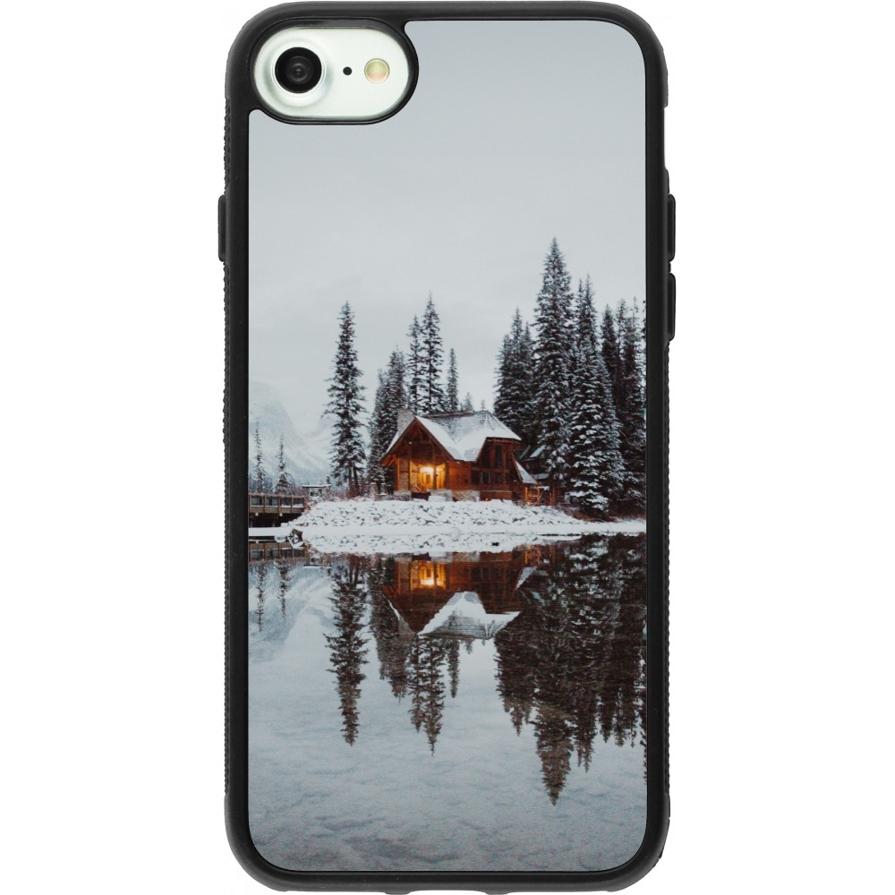 iPhone 7 / 8 / SE (2020, 2022) Case Hülle - Silikon schwarz Winter 25 Winter house forest afternoon