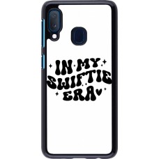 Samsung Galaxy A20e Case Hülle - Taylor Swift In My Swiftie Era - White