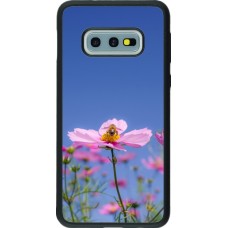 Samsung Galaxy S10e Case Hülle - Silikon schwarz Bee on a flower Spring 2026
