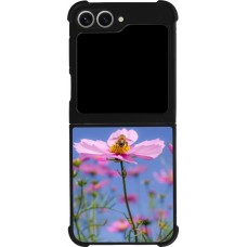 Samsung Galaxy Z Flip6 Case Hülle - Silikon schwarz Bee on a flower Spring 2026