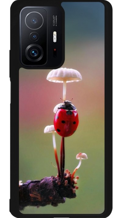 Xiaomi 11T Case Hülle - Silikon schwarz Ladybird on a mushroom 2026