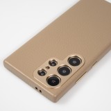Galaxy S24 Ultra Case H&uuml;lle - Vollst&auml;ndig genarbtes Luxuskalbsleder mit Metallkn&ouml;pfen und MagSafe - Beige
