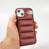 iPhone 13 Pro Case Hülle - 3D stylische Daunenjacke Design mit Ziernaht - Braun