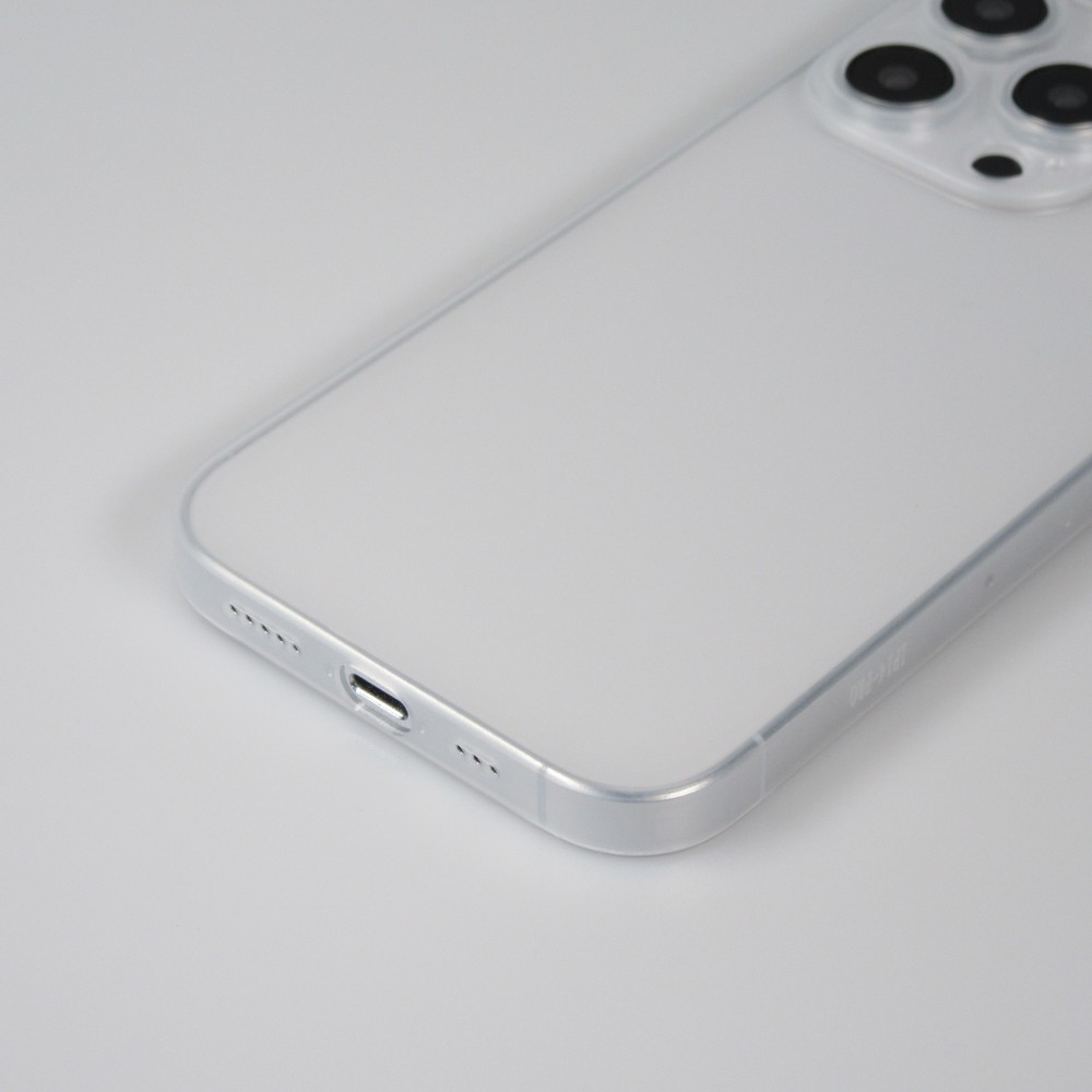 iPhone 16 Pro Case Hülle - Plastik ultra dünn semi-transparent matt - Weiss