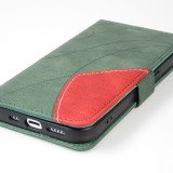 Coque iPhone 15 Plus - Flip classical elegant fine lines - Vert