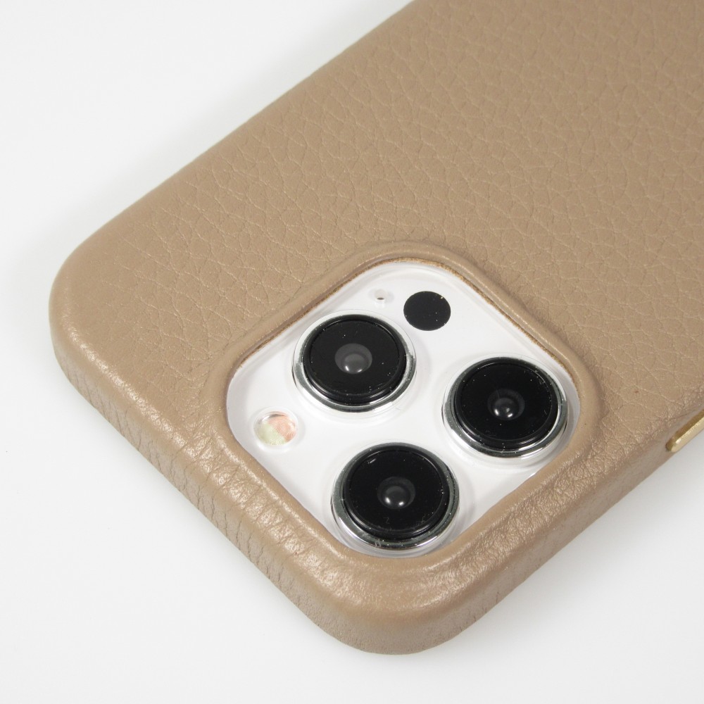 iPhone 14 Pro Max Case Hülle - Vollständig genarbtes Luxuskalbsleder mit Metallknöpfen und MagSafe - Beige