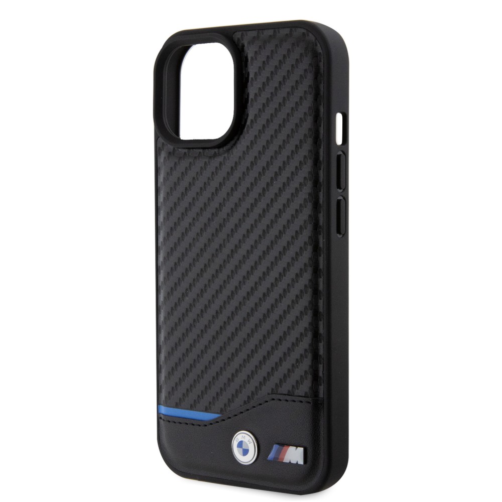 Coque iPhone 15 Plus - BMW M effet carbone et cuir avec logo métallique en relief - Noir
