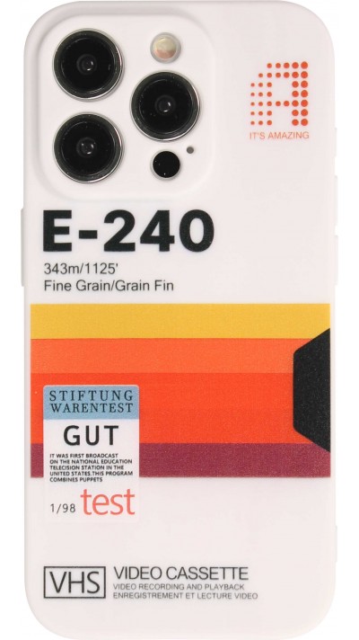 Coque iPhone 15 Pro Max - Gel silicone vintage video cassette E-240 - Blanc