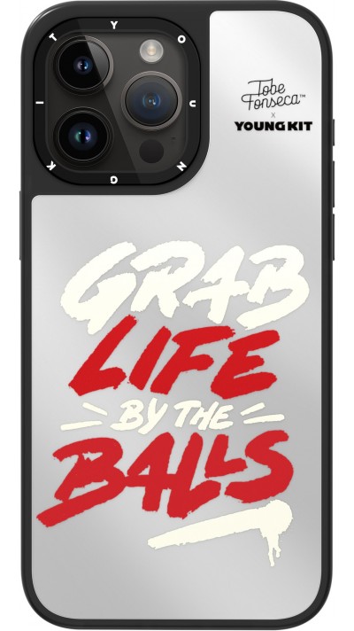 Coque iPhone 15 Pro Max - YOUNGKIT x Tobe Fonseca - Mirror Grab Life by the Balls