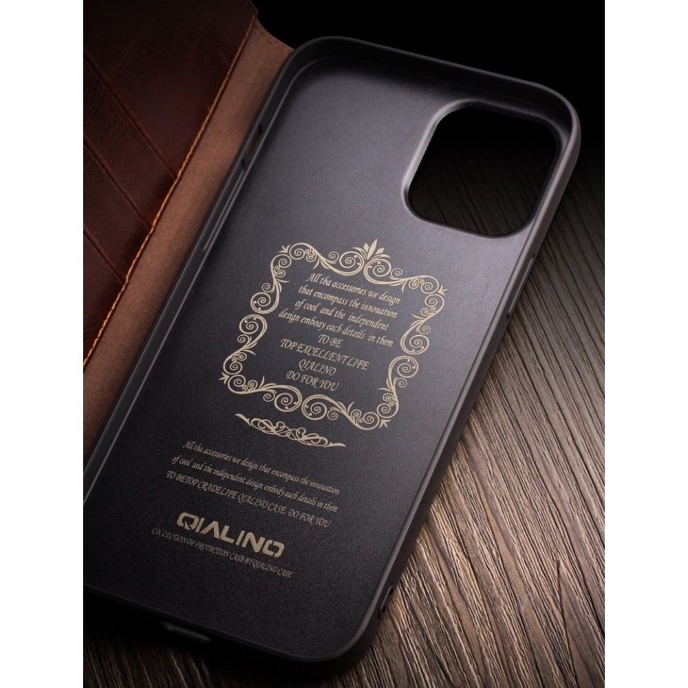 Hülle iPhone 12 Pro Max - Qialino Flip Echtleder - Braun