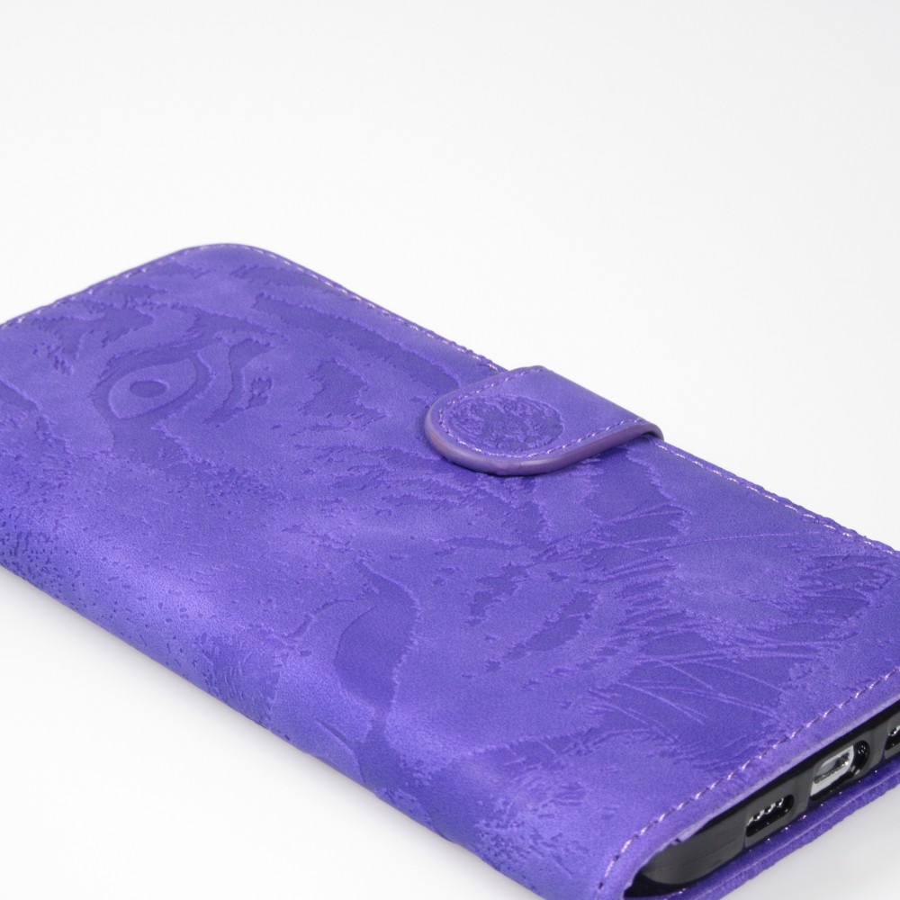 Fourre iPhone 15 Pro - Flip 3D en similicuir Oeil du tigre - Violet