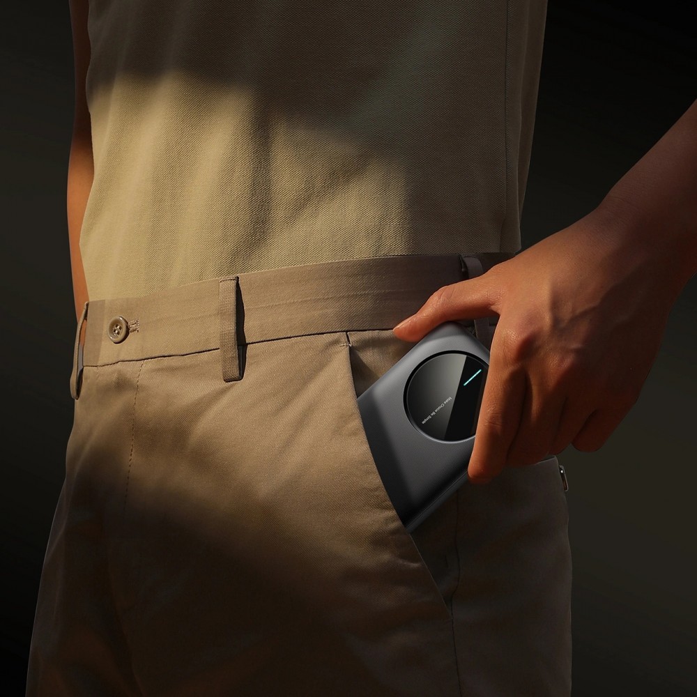 Joyroom 3 in 1 Powerbank mit 10000mAh Kapazit&auml;t clean Design 2x USB-A 2.4 & 1x USB-C (In+Out) - Schwarz