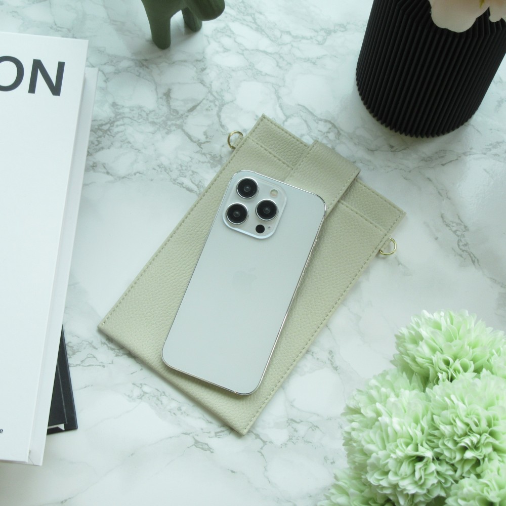 Elegante universelle Smartphone Umhängetasche aus veganem Leder inkl. Umhängegurt aus Leder (vegan) - Sand
