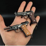 Ultra realistischer Premium Schlüsselanhänger Pistole Beretta mit Echtholzgriff (Farbe zufällig)
