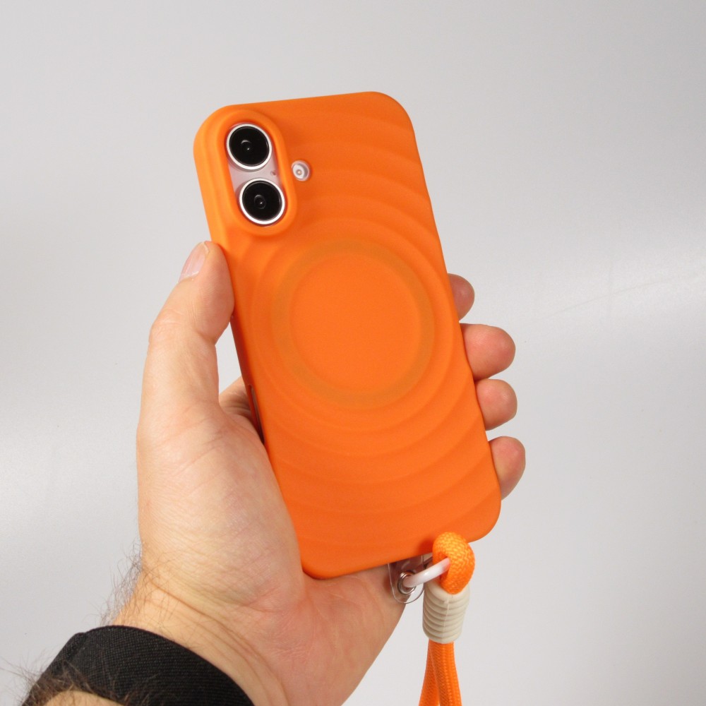 iPhone 16 Case H&uuml;lle - Silikon Soft Touch MagSafe mit Wellen und Handschlauf - Orange