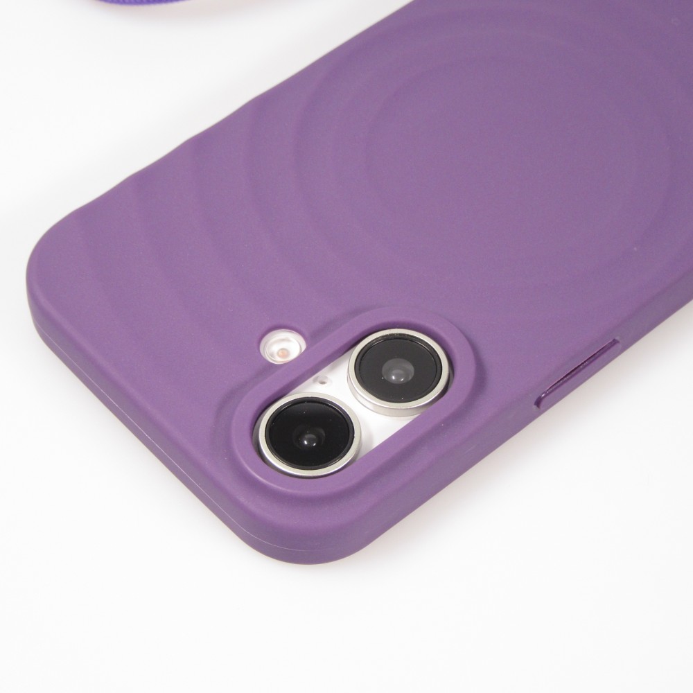iPhone 16 Case H&uuml;lle - Silikon Soft Touch MagSafe mit Wellen und Handschlauf - Violett