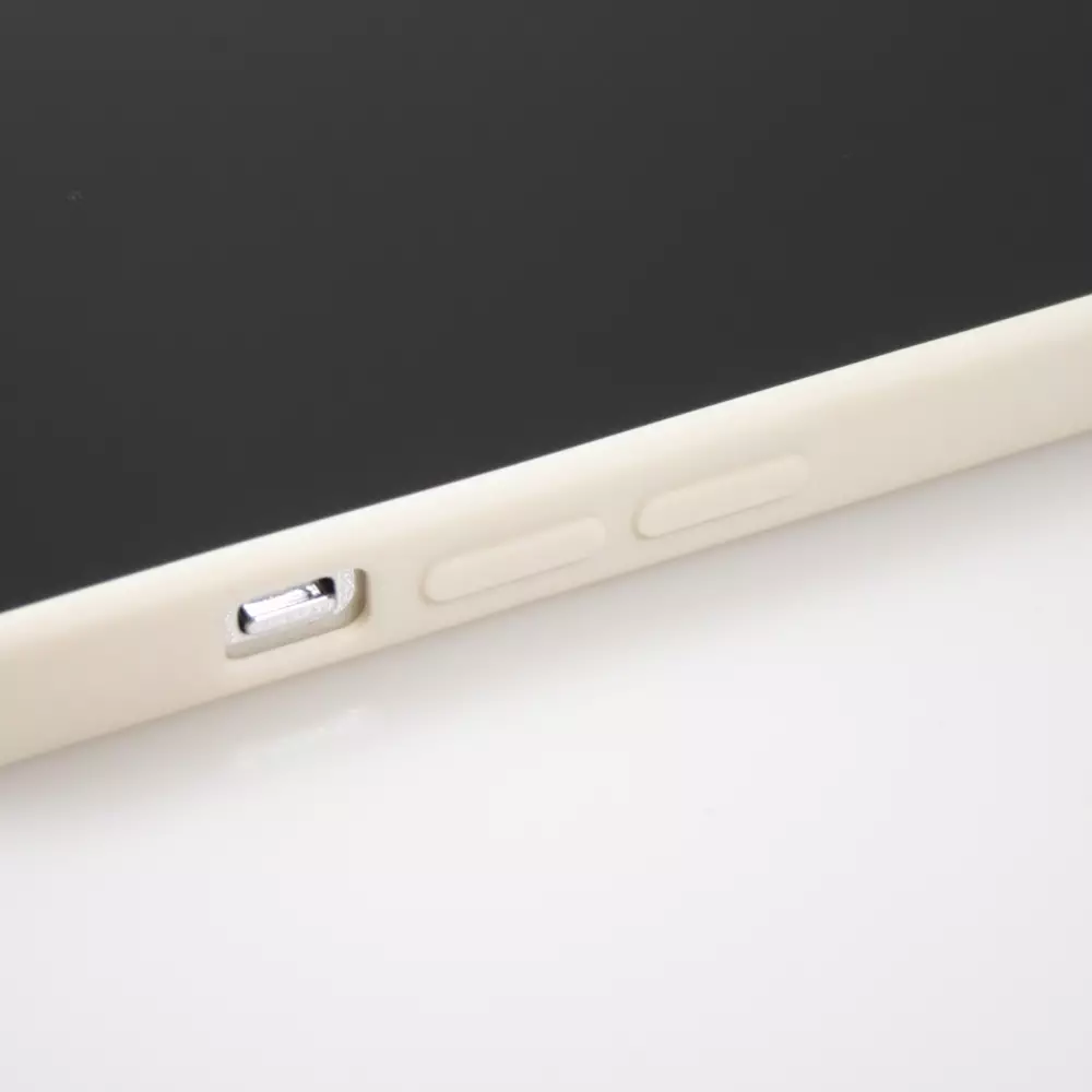 iPhone 16e Case Hülle - Silikon Mat Herz gold - Beige