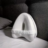 Coussin de jambe ergonomique &agrave; m&eacute;moire de forme avec sangle oreiller de genou pour dormeurs lat&eacute;raux housse lavable - Blanc
