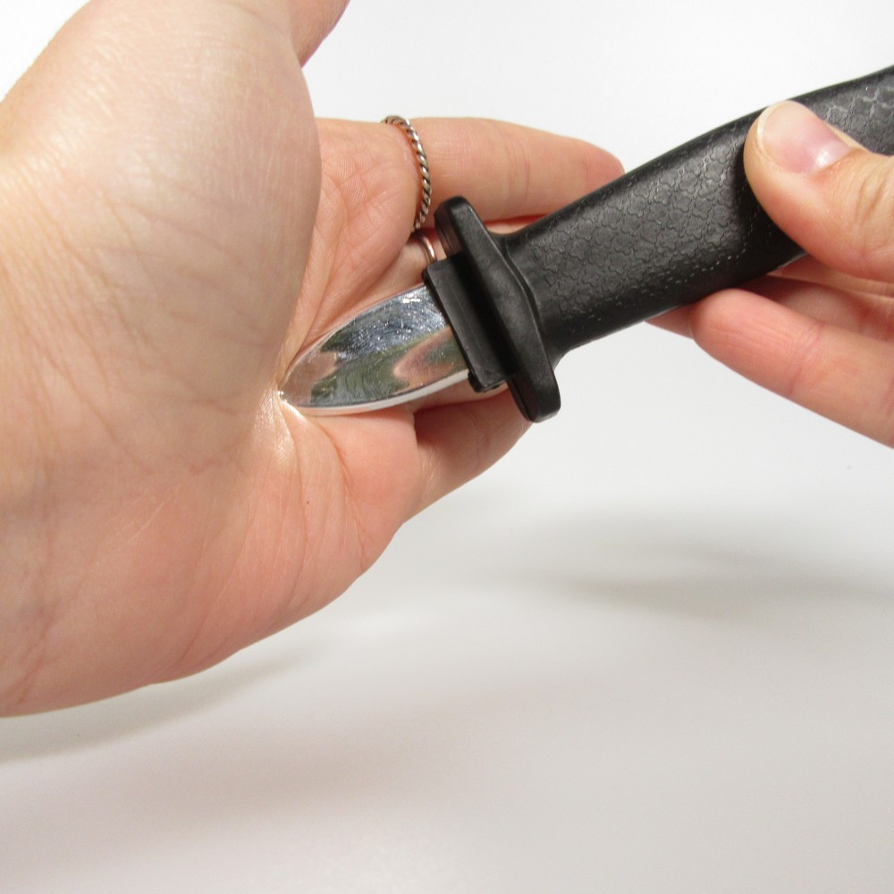 Gefälschtes einziehbares Spielzeugmesser zum Erschrecken  - Schwarz