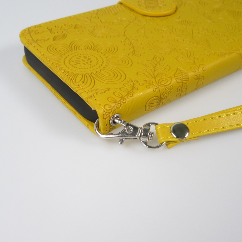 iPhone 16 Case H&uuml;lle - Flip Kartenetui Blumenmuster mit Lanyard - Gelb