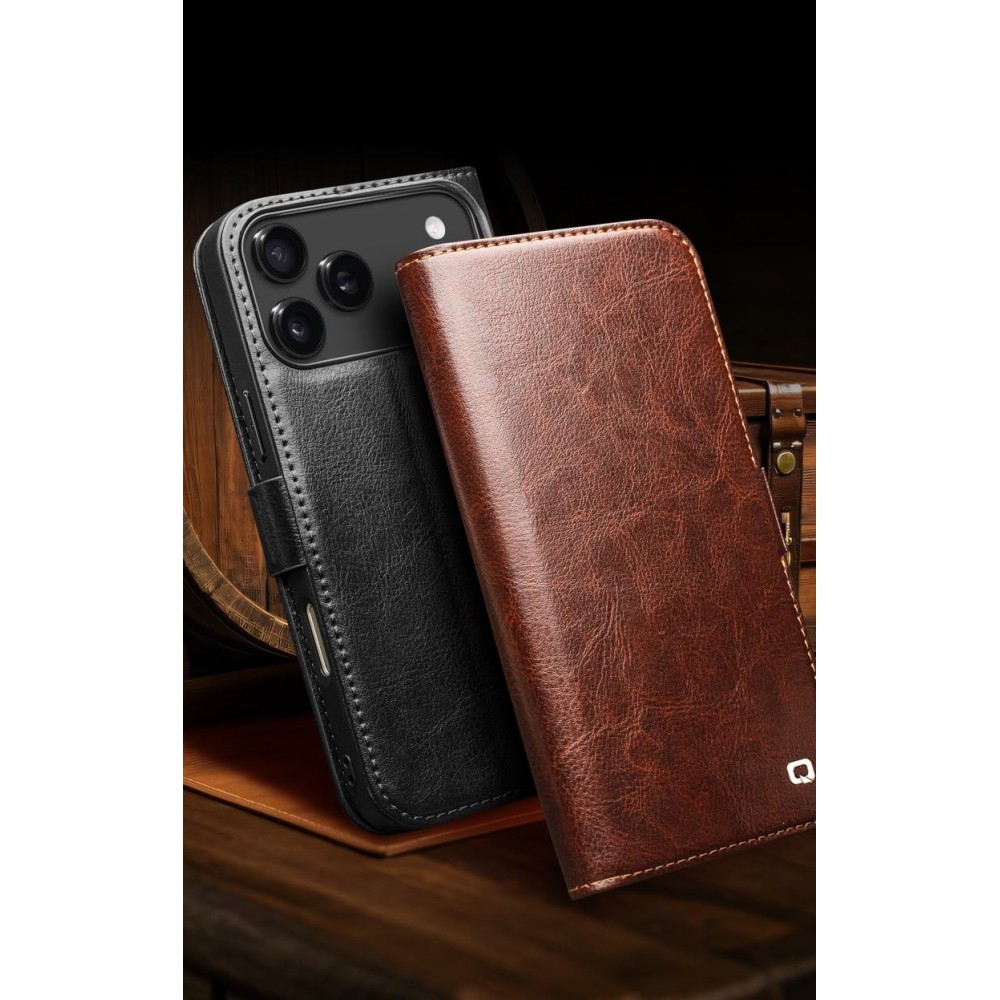 iPhone 17 Pro Case Hülle - Flip Qialino Echtleder mit magnetischem Verschluss - Braun