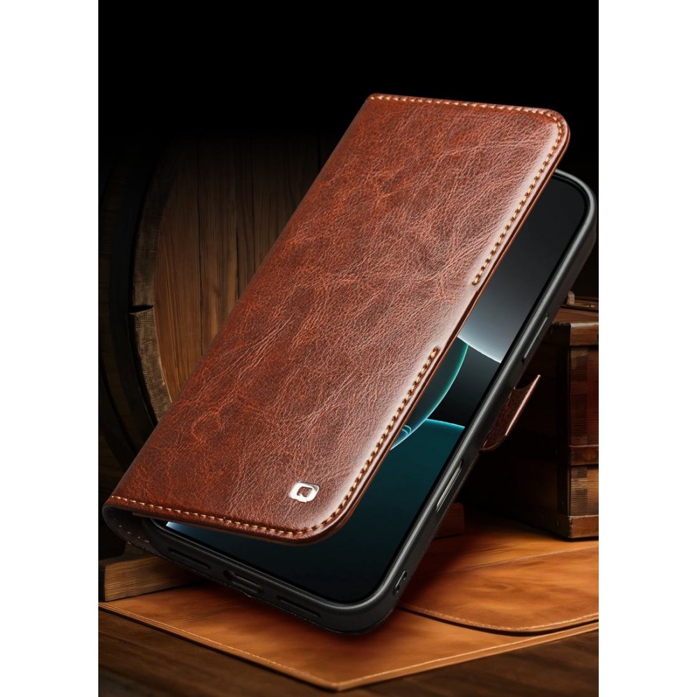 iPhone 17 Pro Max Case Hülle - Flip Qialino Echtleder mit magnetischem Verschluss - Schwarz