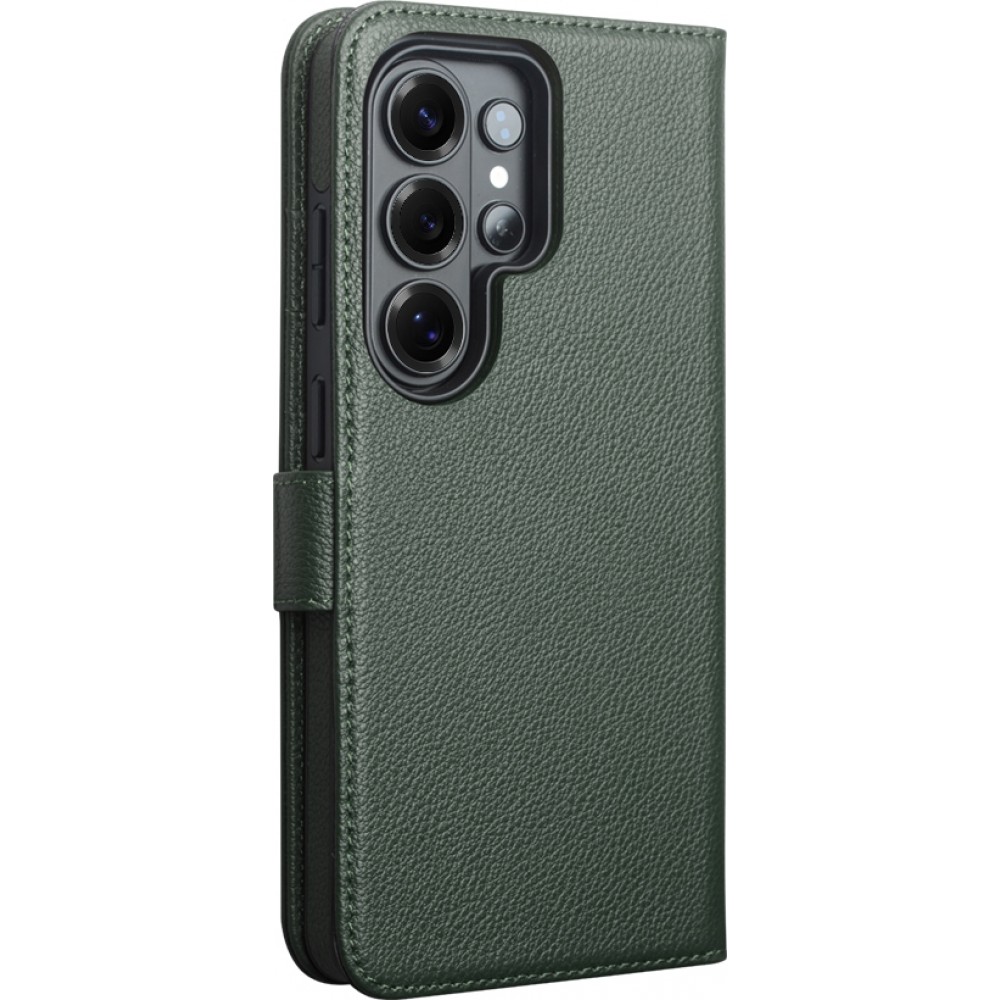 Samsung Galaxy S26 Ultra Case Hülle - Flip Qialino Echtleder matt mit magnetischem Verschluss - Mattgrün